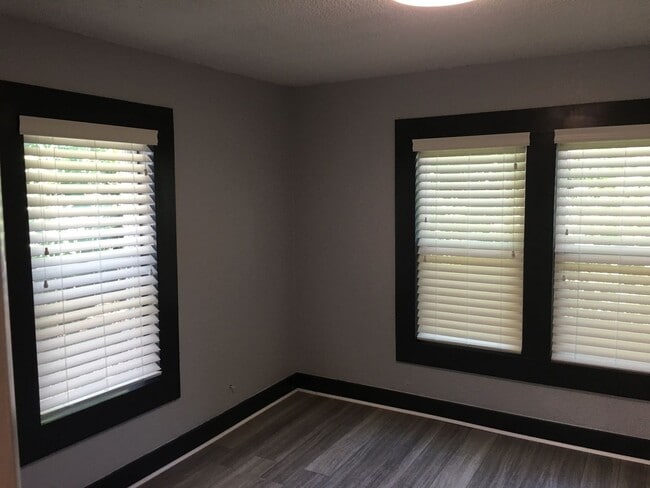 Building Photo - Remodeled 3-Bedroom Ranch Home Near UT and...