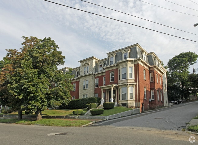 Primary Photo - 38-42 Summer St