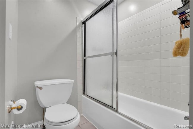 Building Photo - 1613 Brentwood Dr