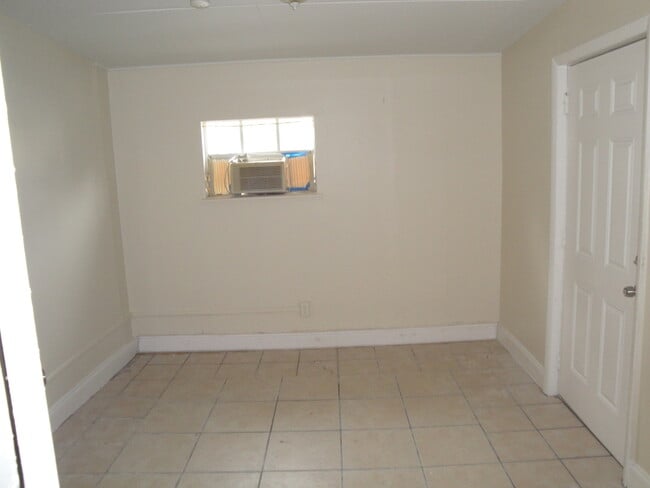 Building Photo - 1101 Summer St