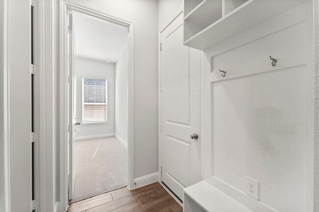 Building Photo - 15949 Hayes Mkt Lp