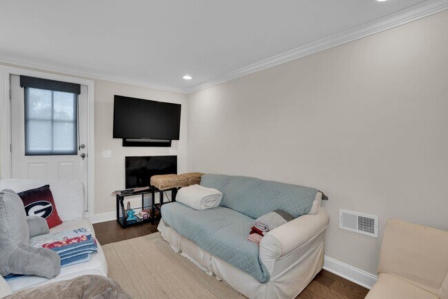 Building Photo - Bull Street District 3 Bedroom 3.5 Bath