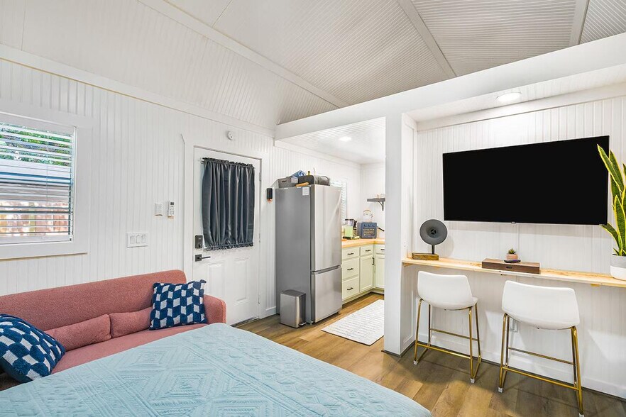 Primary Photo - 55 York Creek Rd