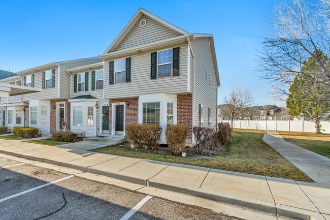 Building Photo - 816 N 175 E