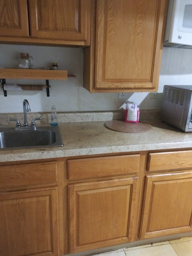 Kitchen area - 397 Cliff St