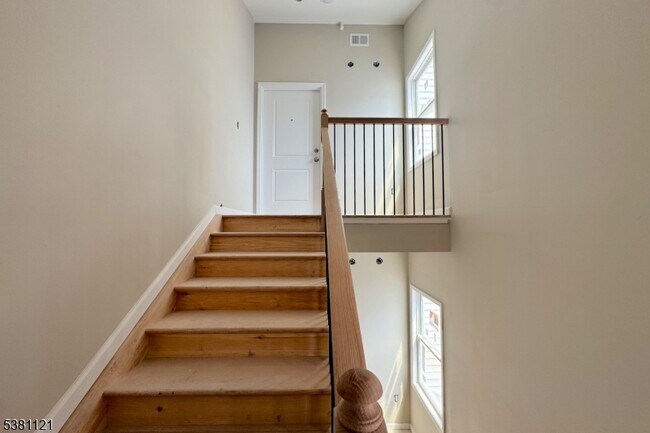 Building Photo - 385 Lafayette St