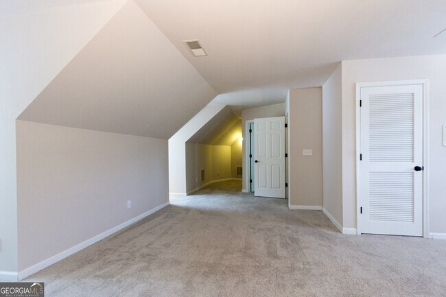 Building Photo - 5166 Wheeler Dr