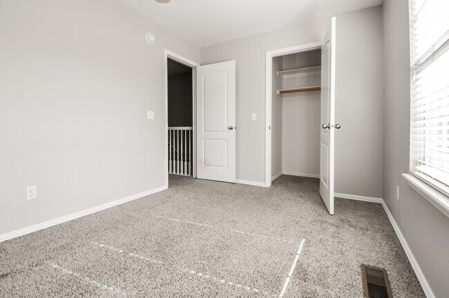 Building Photo - 1446 W Netherland Way
