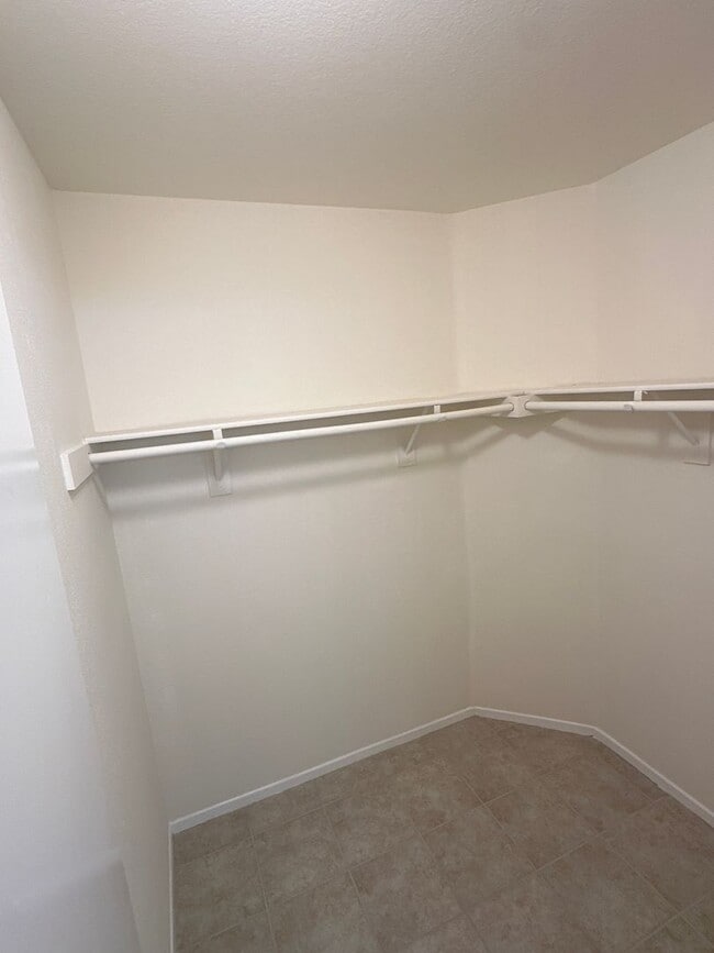 Building Photo - 10948 Ivy Hill Dr