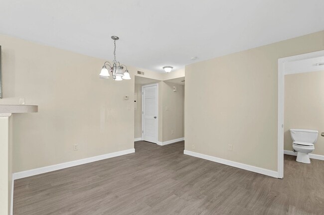Building Photo - Spacious 2-Bed, 2-Bath Condo