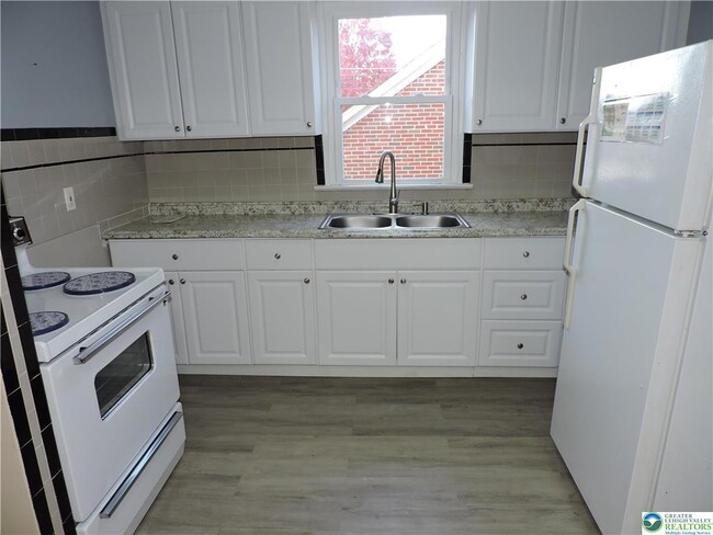 Building Photo - 1717 Tremont St