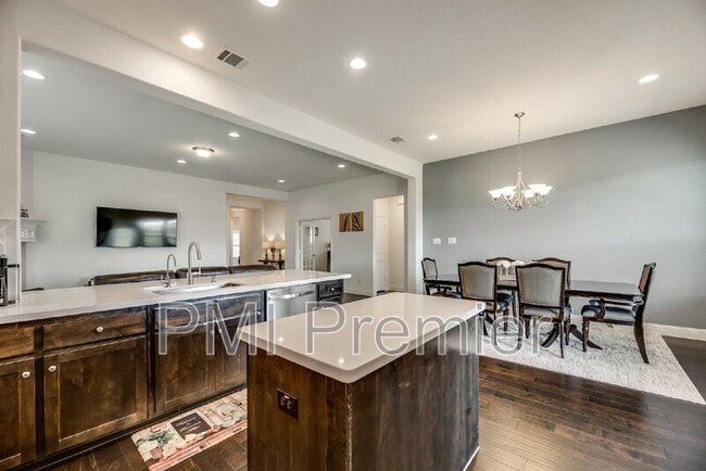 Building Photo - 15404 Pioneer Bluff Trail