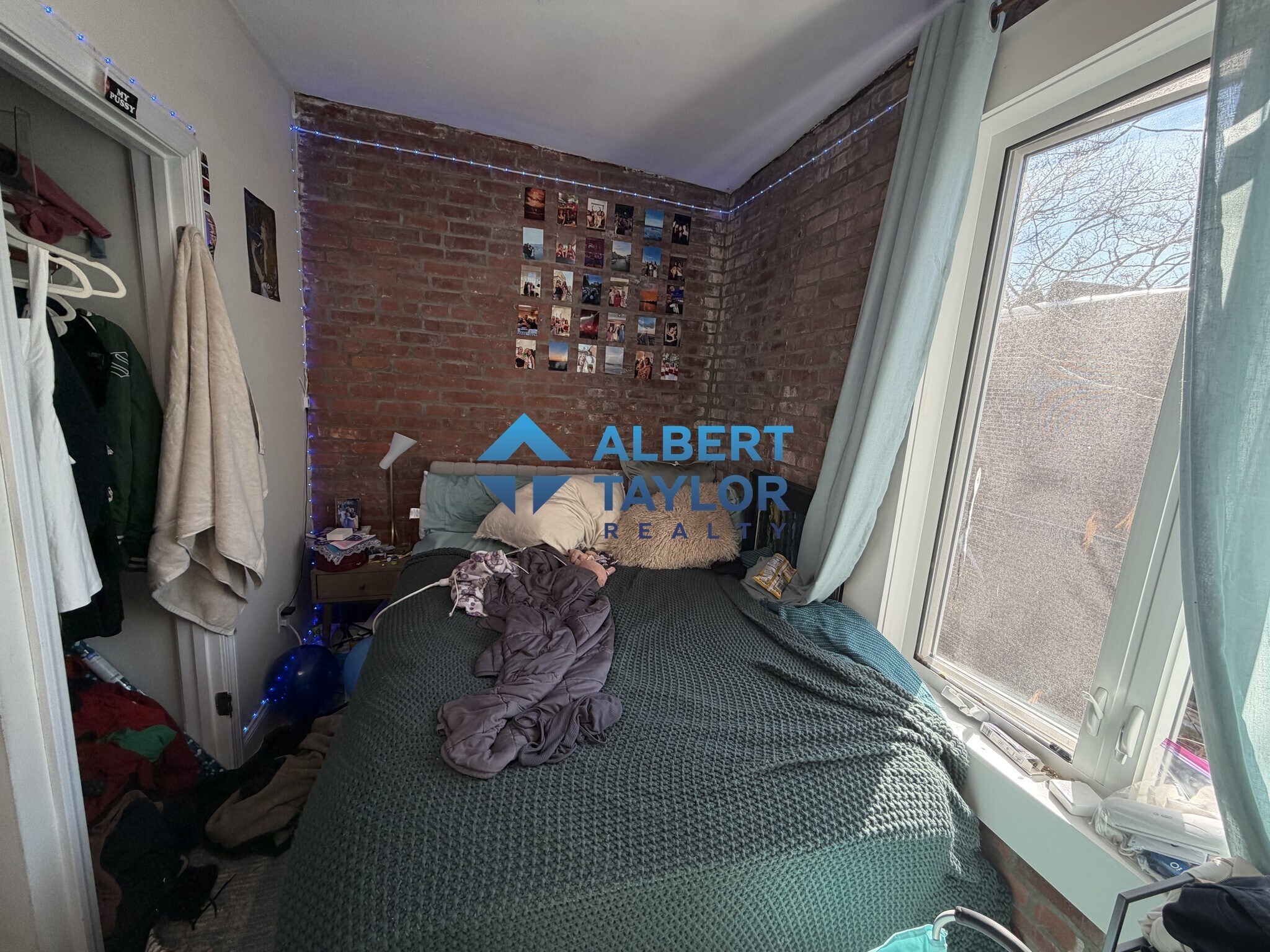 Building Photo - 34 Sussex St