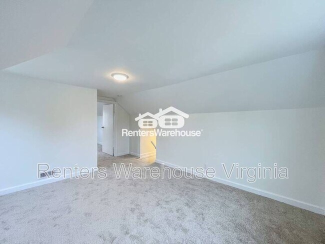 Building Photo - 4862 Norvella Ave