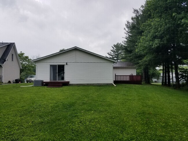 Building Photo - * August 2026* GREAT 3 Bed House!!