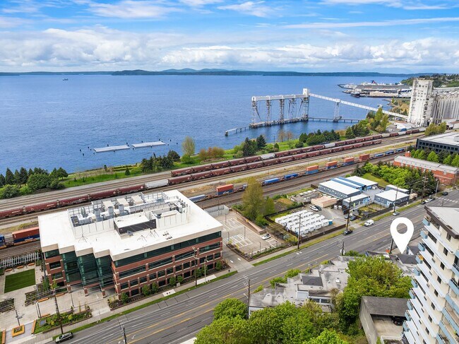Building Photo - 500 Elliott Ave W