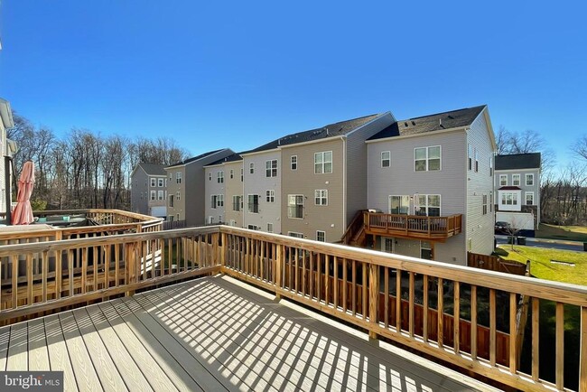 Building Photo - 210 Apsley Terrace