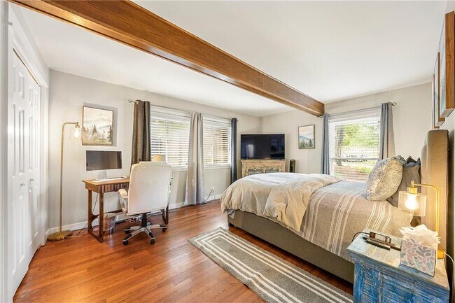 Building Photo - 235 Hillside Dr NW