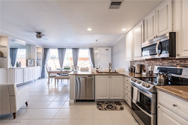 Building Photo - 6032 Towncenter Cir