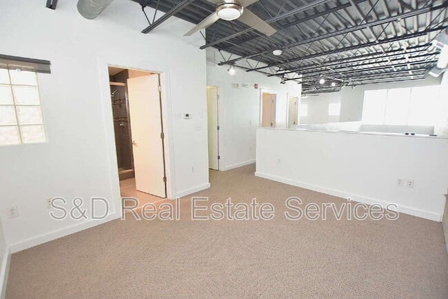 Building Photo - 5008 S MacDill Ave