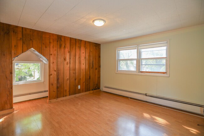 Building Photo - 3300 N Kildare Ave