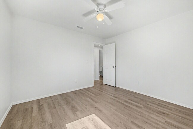 Building Photo - 2045 E Orange St.