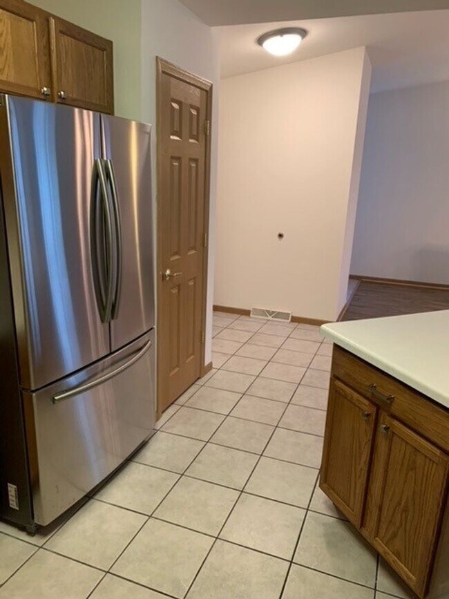 Building Photo - Lexington Duplex