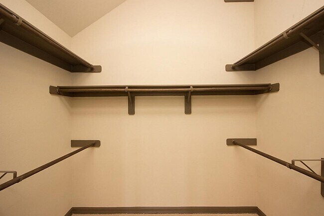 Building Photo - 63 Aventura Pl