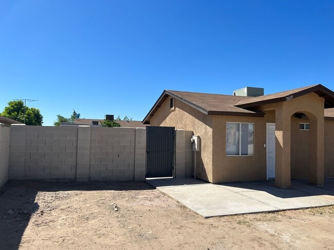 Building Photo - Two Bedroom San Luis Home with Fenced Back Yard