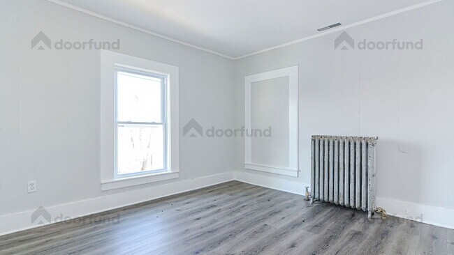 Building Photo - 11 Pleasant St