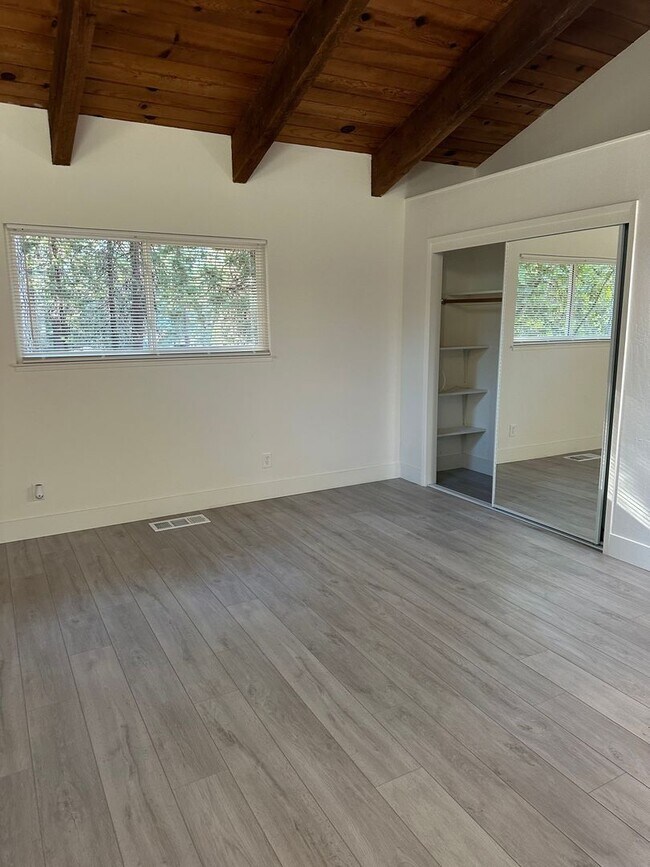 Building Photo - HOLIDAY SPECIAL ~ Home for Rent!