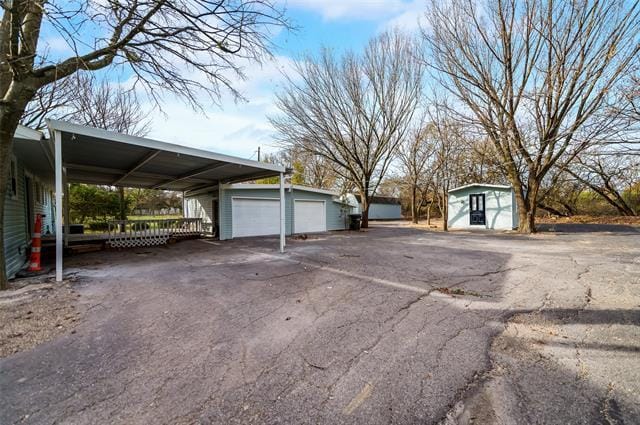 Building Photo - 875 Country Club Rd