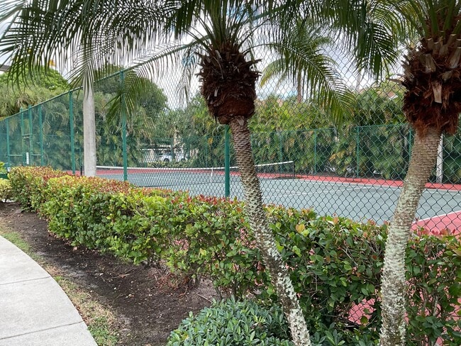 Building Photo - 6529 Emerald Dunes Dr