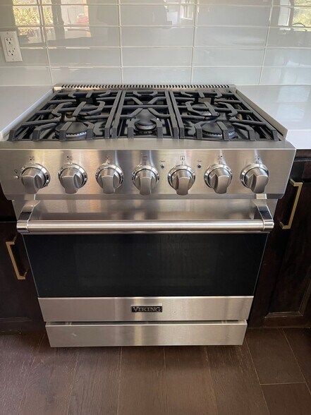 Building Photo - Live in the 90210! Stunning Modern Newly Renovated 2 Bedroom plus bonus room home in Beverly Hills!