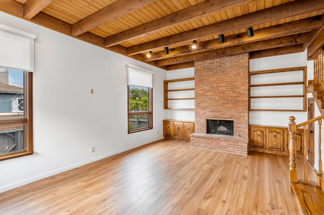 Building Photo - 472 36th St