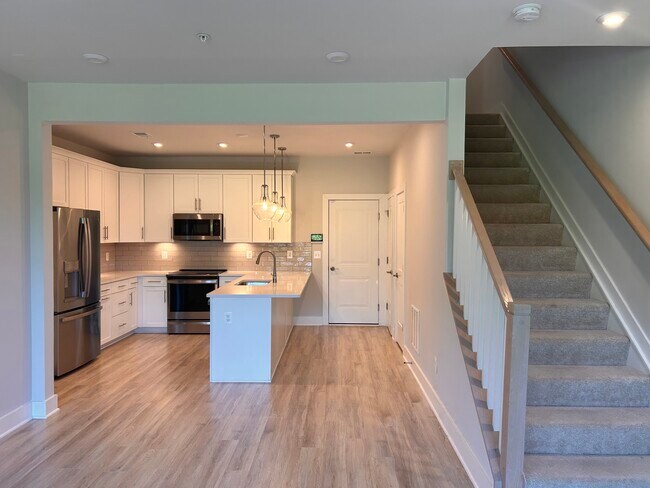 Building Photo - 674 Noush Ct