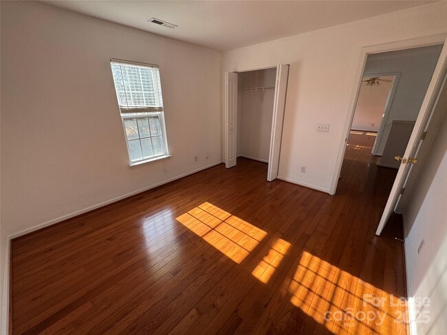 Building Photo - 9920 Forest Run Ln