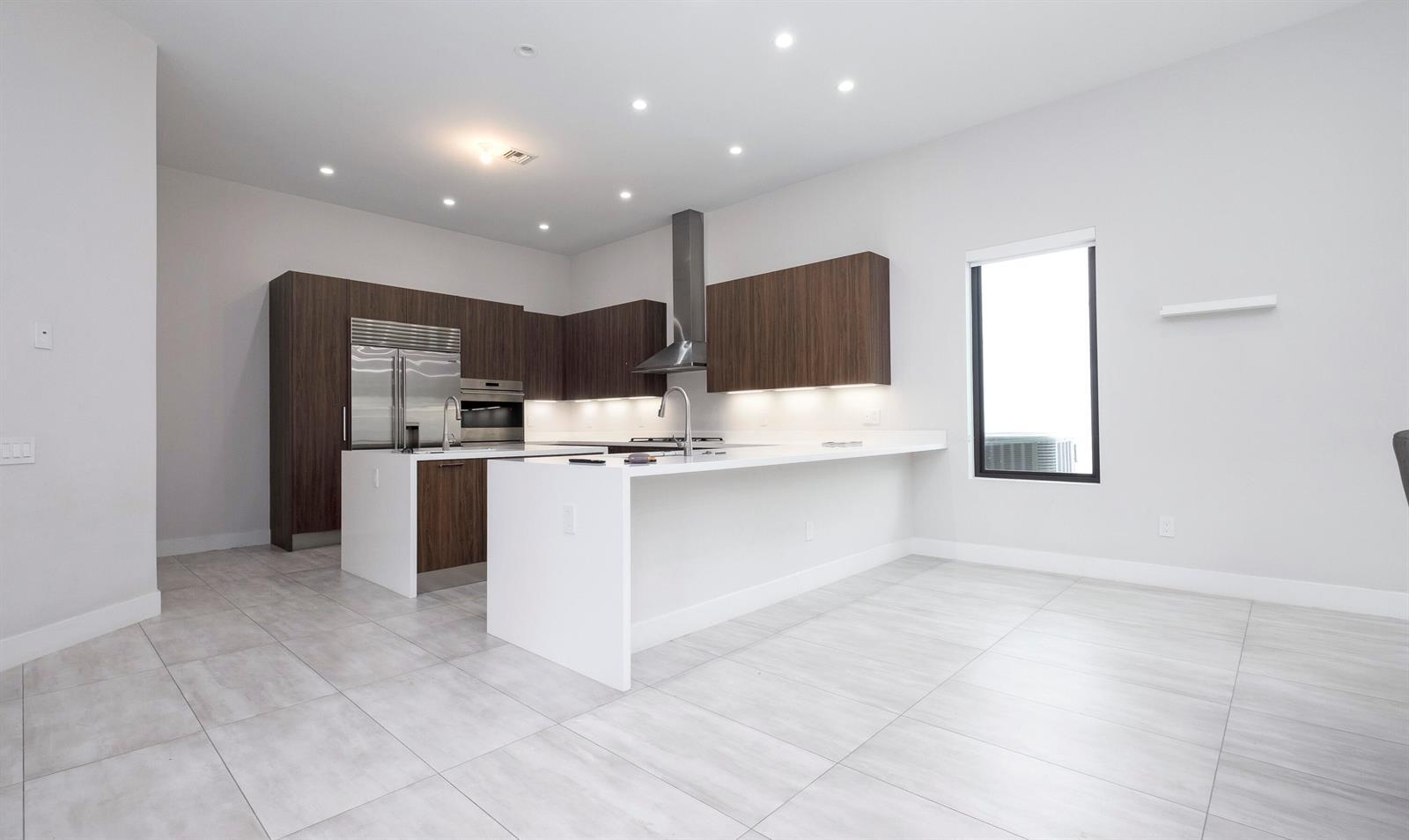 Building Photo - 5663 Brookfield Cir W