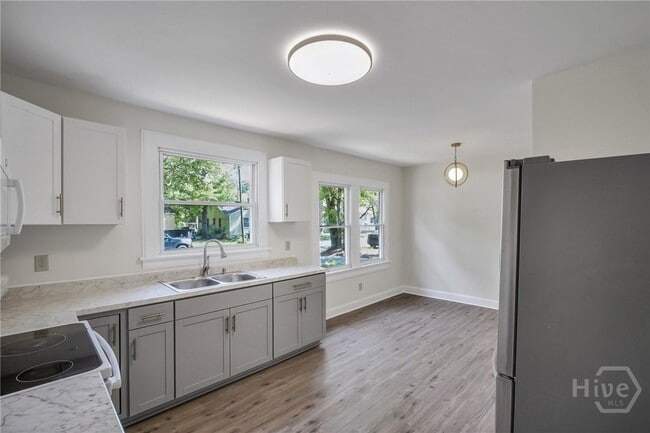 Building Photo - 405 S Baldwin Cir