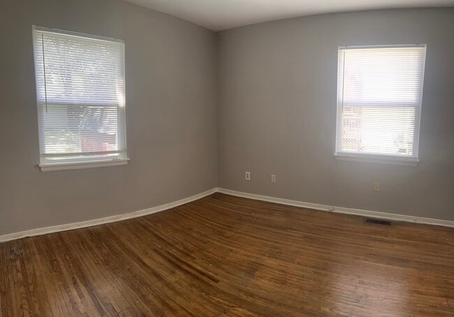 Building Photo - 610 Marquette Dr