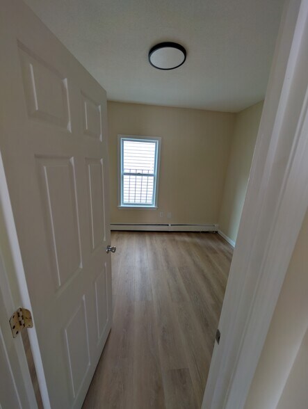 Building Photo - 476 3rd St