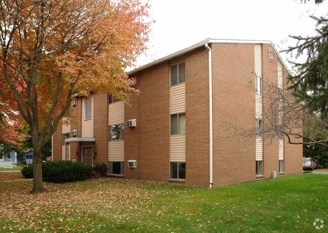 Primary Photo - 130 S Sheldon St