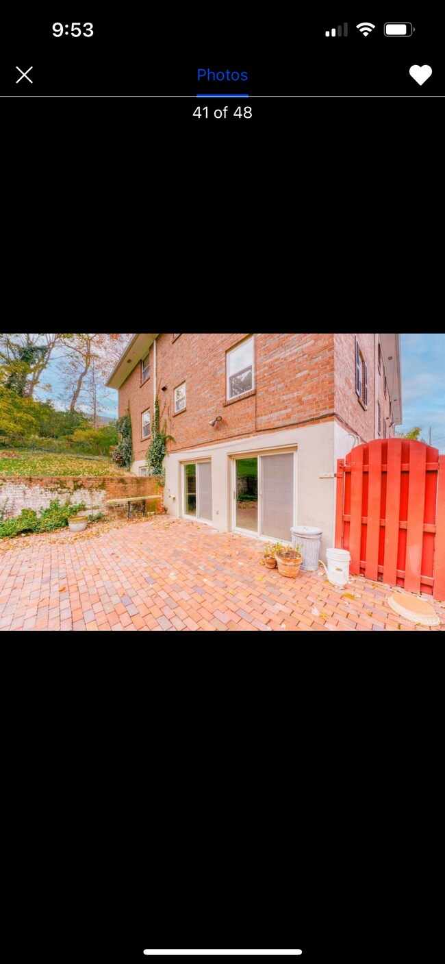 Building Photo - 680 Overland St