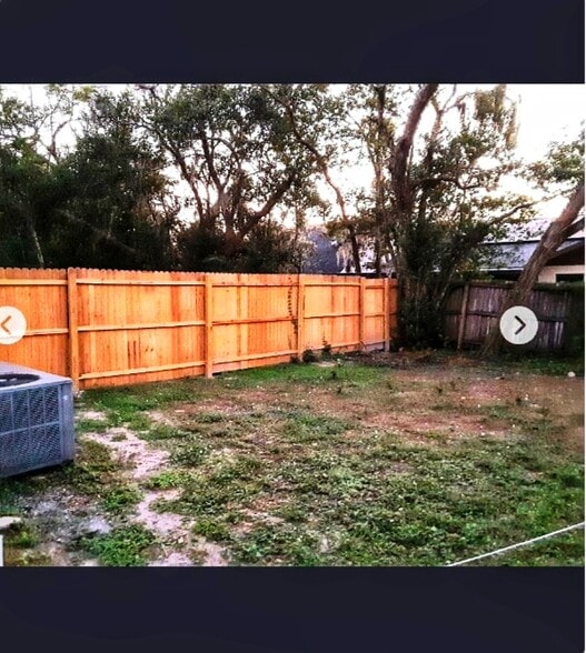 Fenced back yard with washer and dryer - 10008 N Pawnee Ave