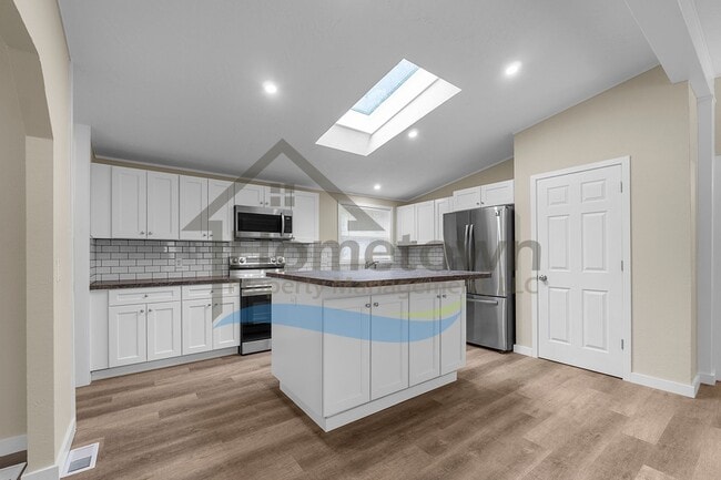 Building Photo - 3 Bedroom 2 Bathroom Home in a Rustic Setting with Mountain Views Available in Blanchard!