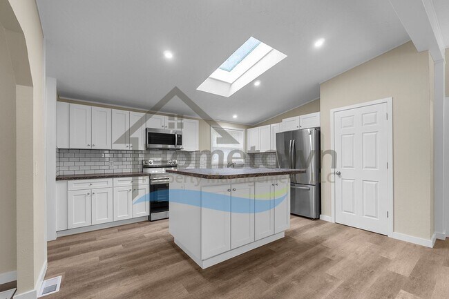 Building Photo - 60 Short Dr