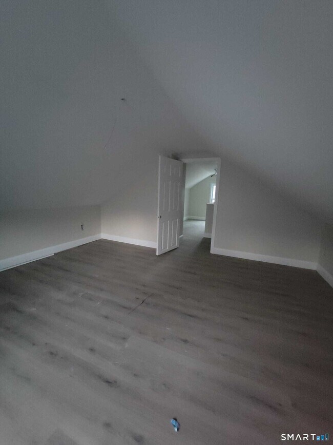 Building Photo - 219 Pleasant St