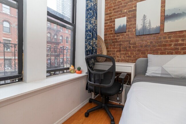 Building Photo - 1794 1st Ave