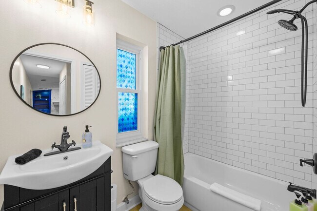 Building Photo - 11950 117th St N