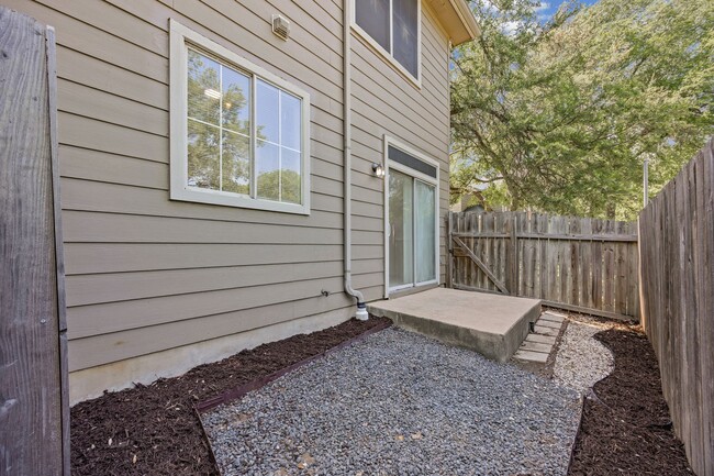 Building Photo - 4501 Whispering Valley Dr